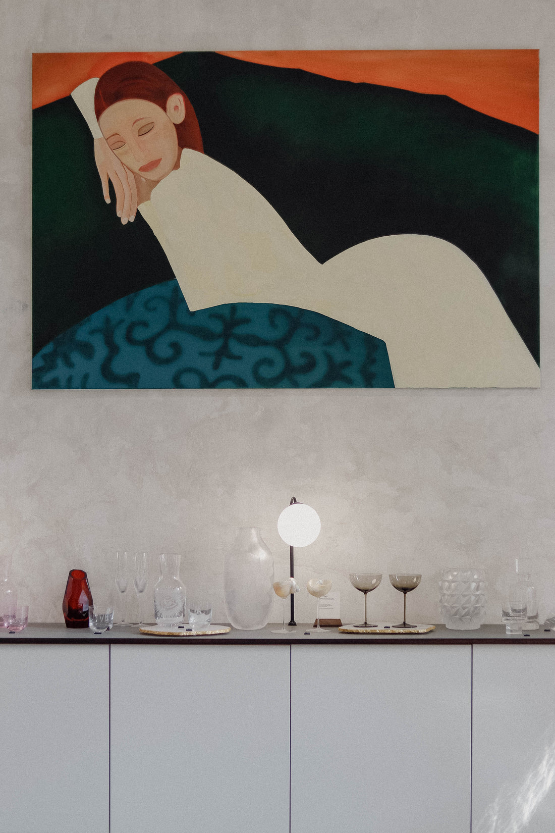 “Daydreaming on a Green-Blue Couch” obraz