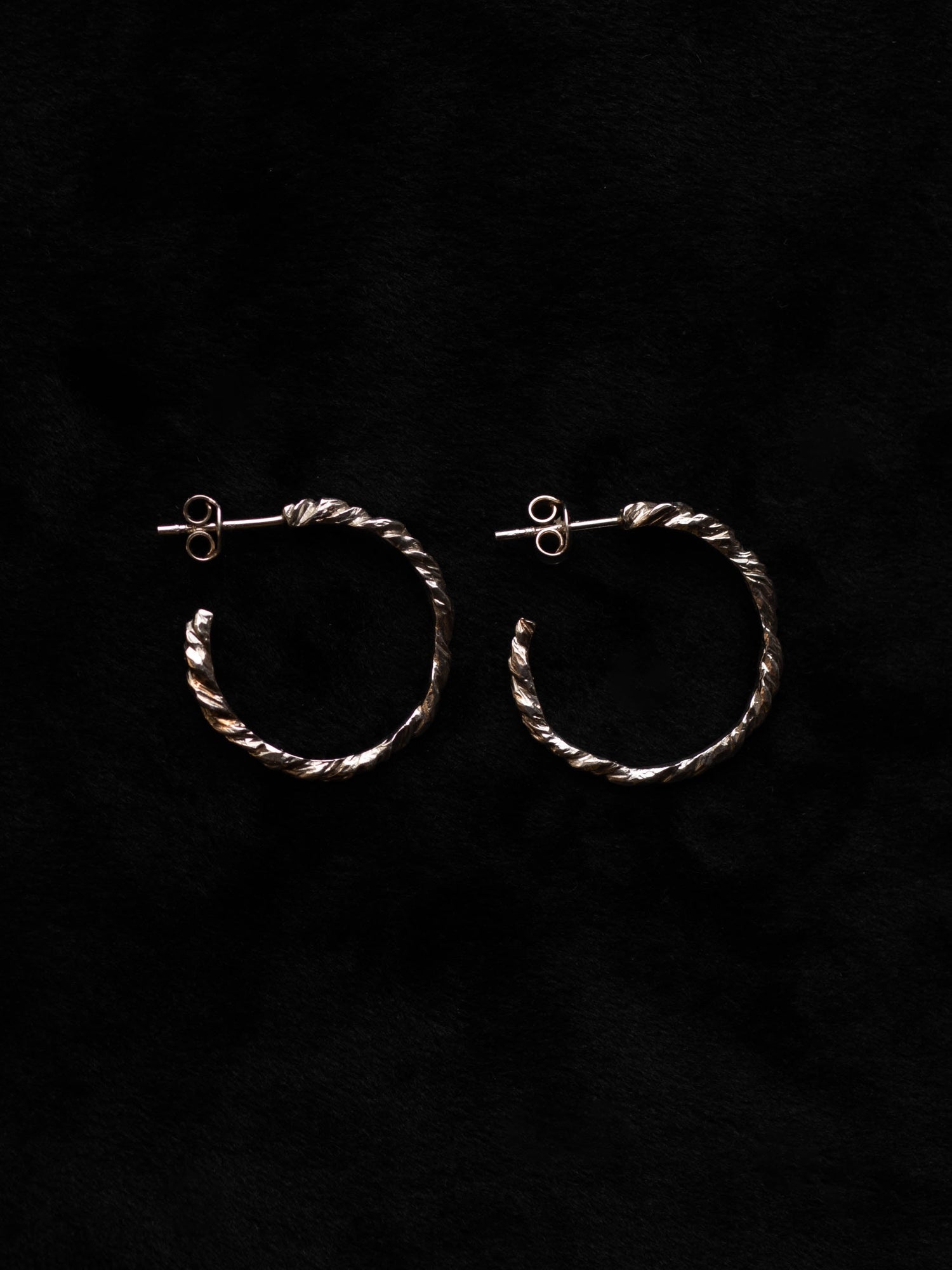 Gi round earrings