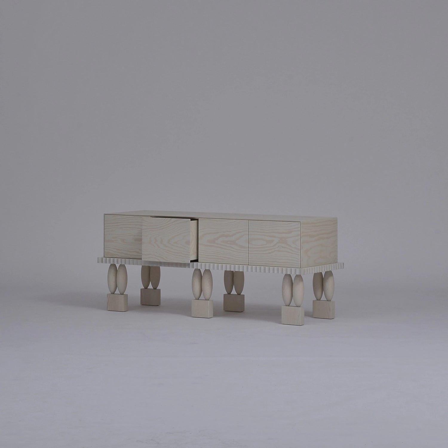 Noveau LCI4 commode