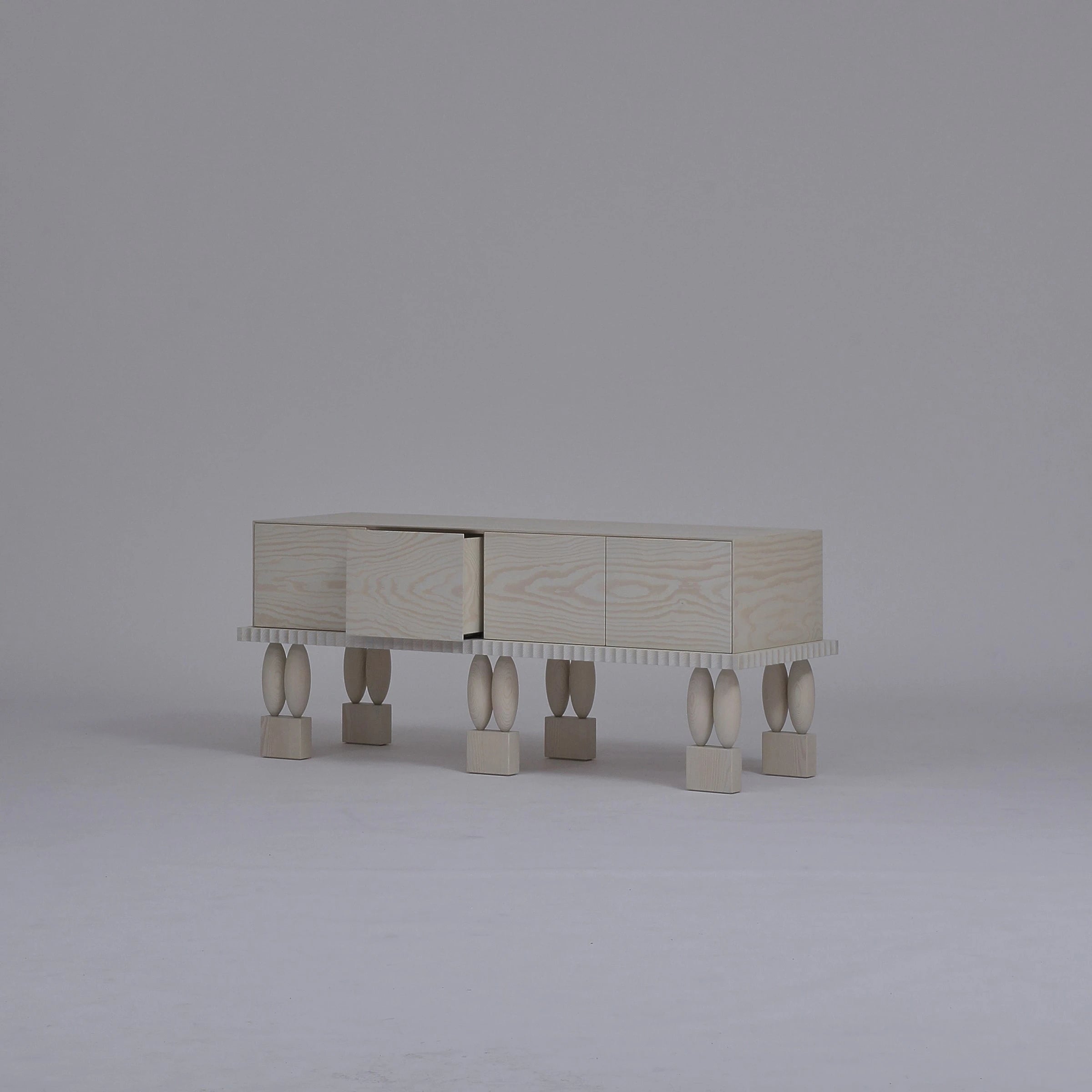 Noveau LCI4 commode