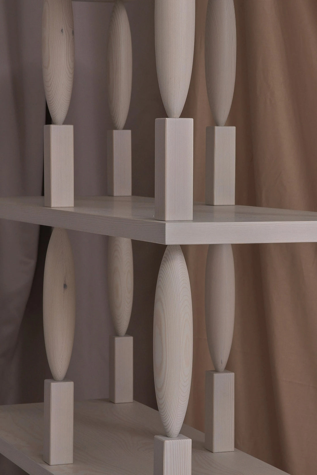 Noveau SUIII3 shelving unit