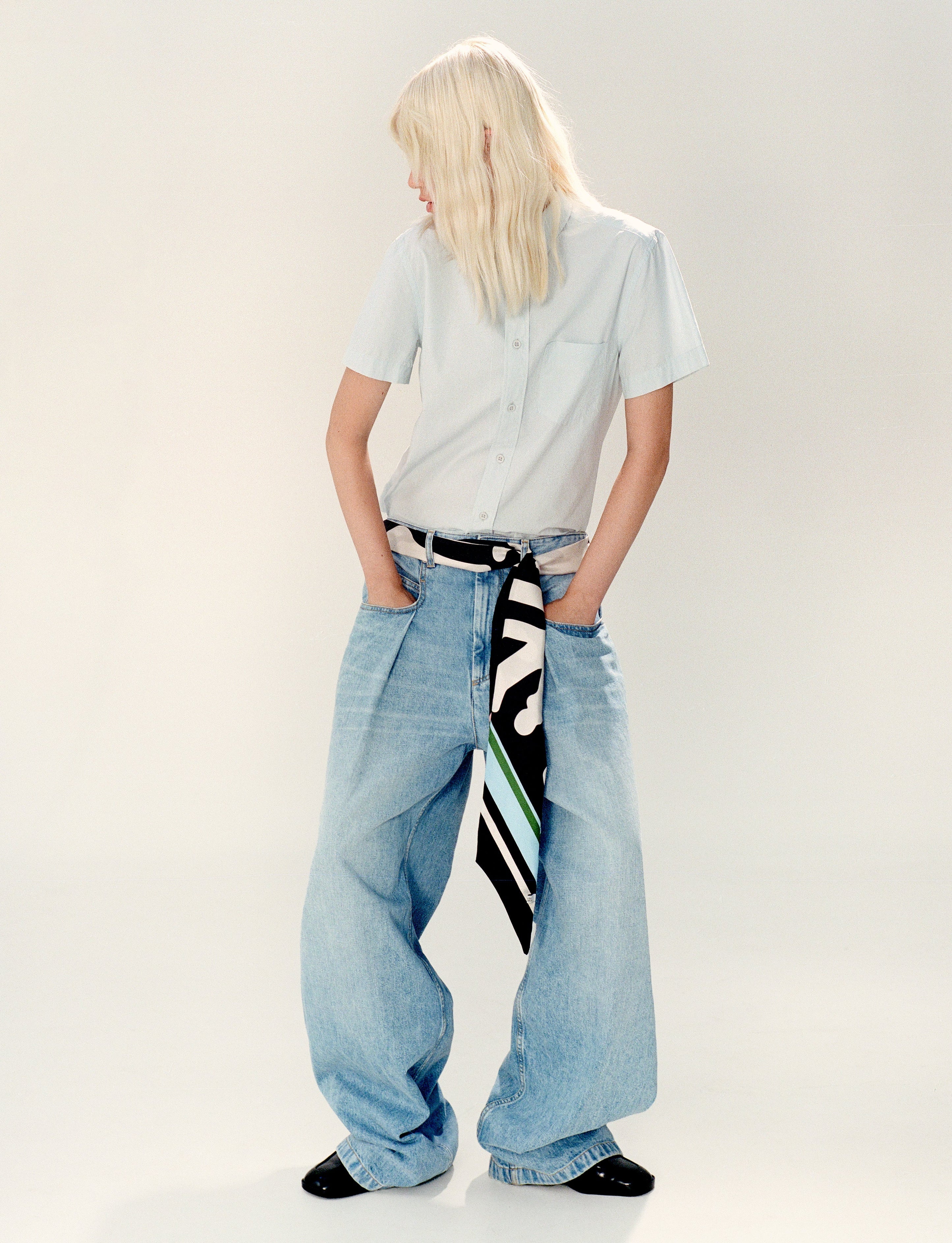 Silhouettes dlouhý šátek v černé barvě