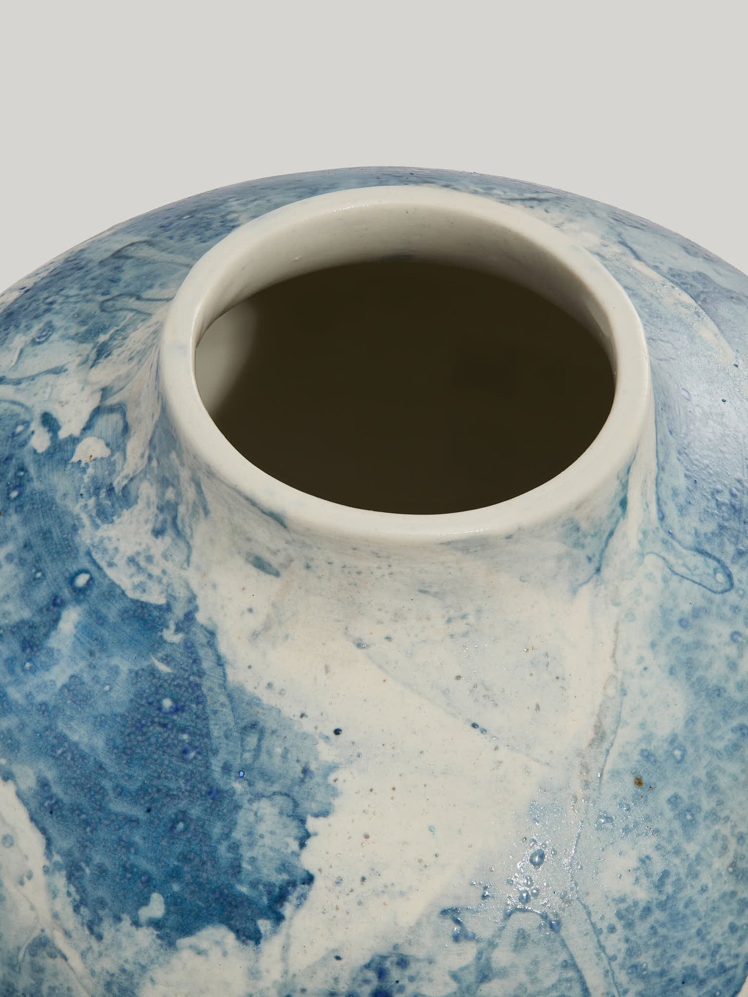 Marble vase small 7